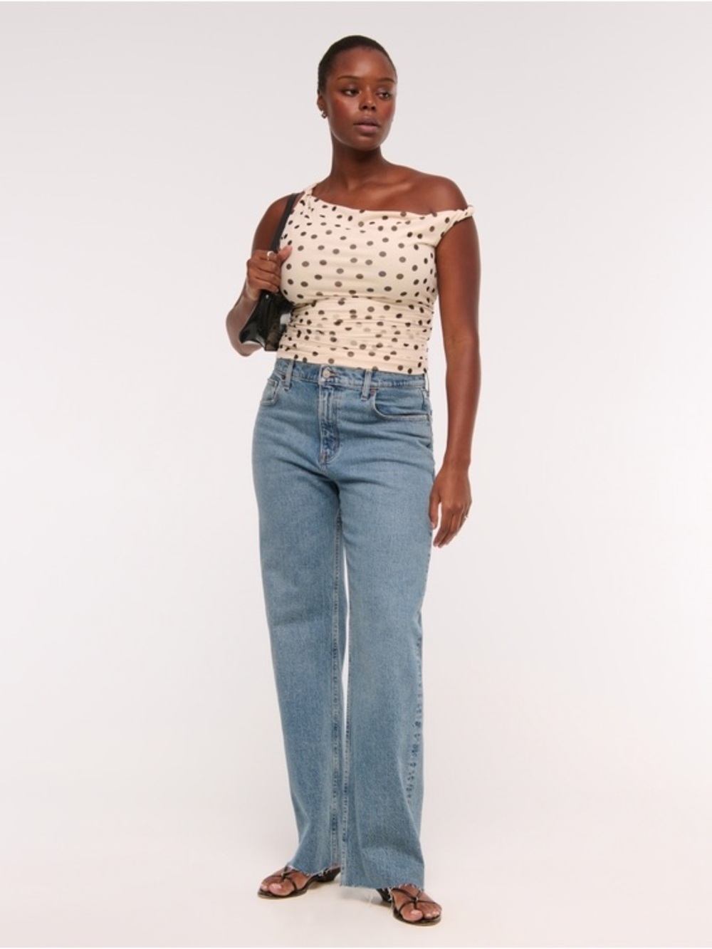 Abercrombie & Fitch High Rise 90s Relaxed Frayed Hem Jean Size 34 US 18